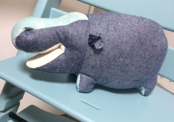 みなさんが作ったぬいぐるみ　布で作ったカバ