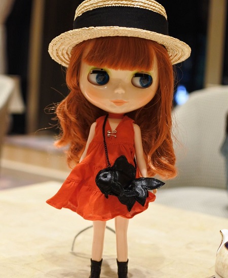 みなさんが作ったぬいぐるみ　金魚のぬいぐるみの型紙を、縮小して作られた、ショルダーバッグです。