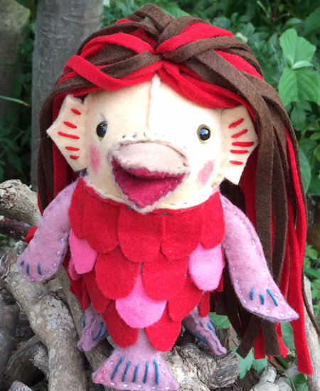 みなさんが作ったぬいぐるみ　カラフルなアマビエ