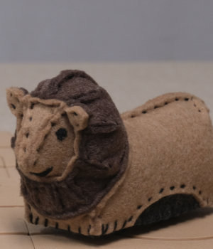 フェルトのライオン４