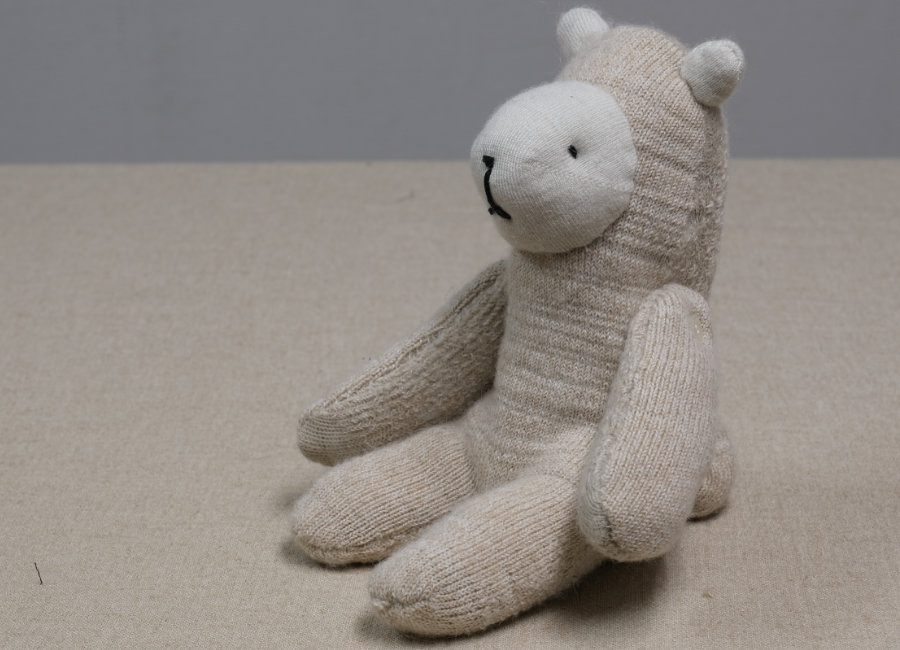 靴下とレッグウォーマーのアルパカぬいぐるみ