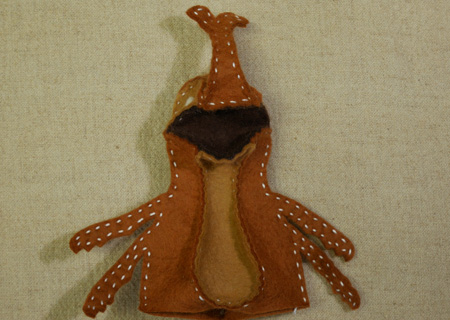 フェルトのカブトムシ３の作り方13