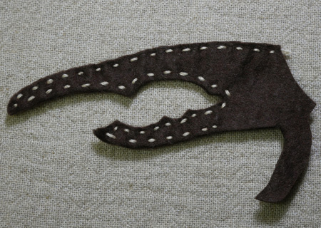 フェルトのカブトムシ７（ヘラクレスオオカブト）の作り方03