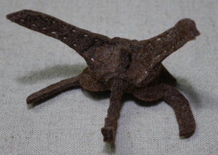 フェルトのカブトムシ６（アトラスオオカブト）の作り方05