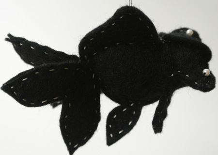  フェルトの金魚ぬいぐるみ 出目金 01