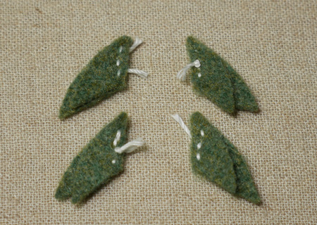 フェルトの恐竜スピノサウルスSDの作り方17