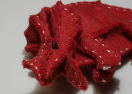 フェルトの恐竜トリケラトプスMの作り方11