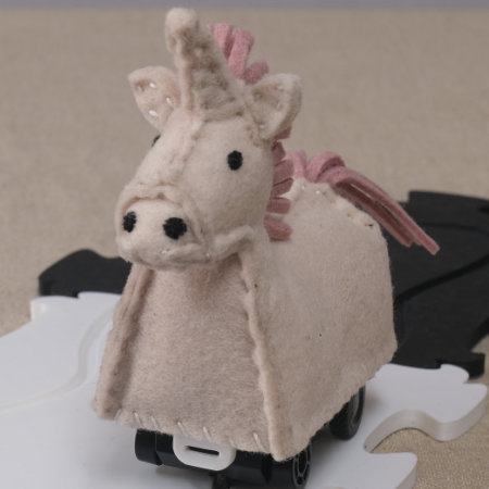 ぬいぐるみ 作り方 【フェルトのユニコーン２】05