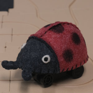 フェルトのテントウ虫２