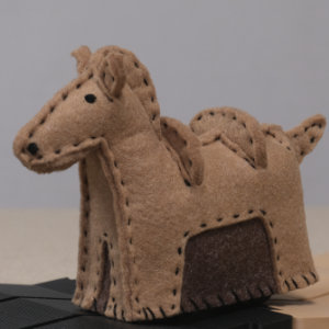 フェルトのハニワ馬（ウマ８）
